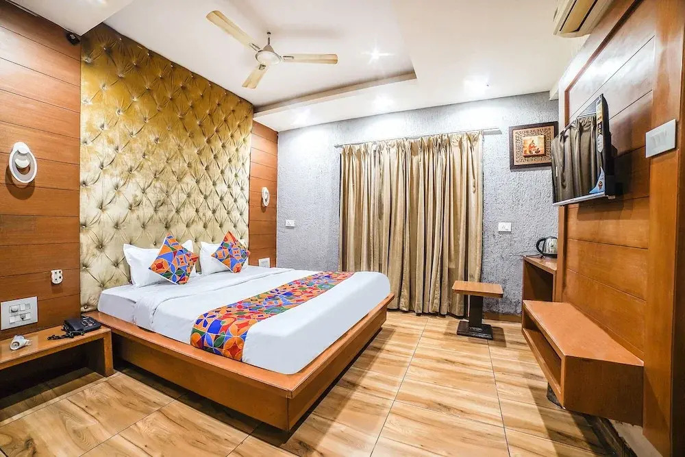 Бхопал: Fabhotel Johri Regency