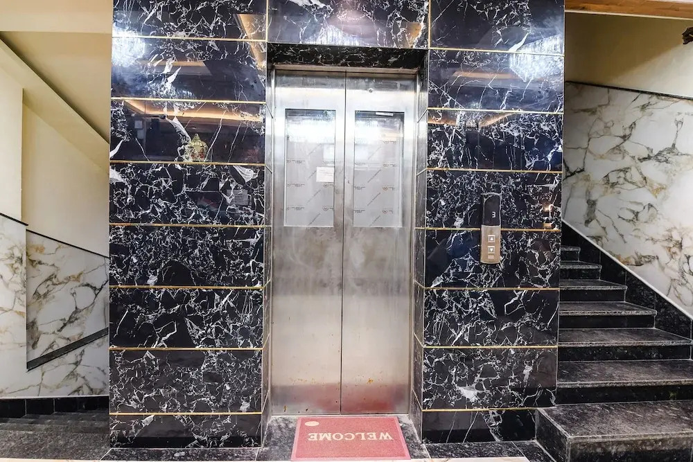 Кришнанагар: Fabhotel Prime Krishna Regency
