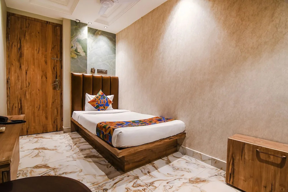 Кришнанагар: Fabhotel Prime Krishna Regency