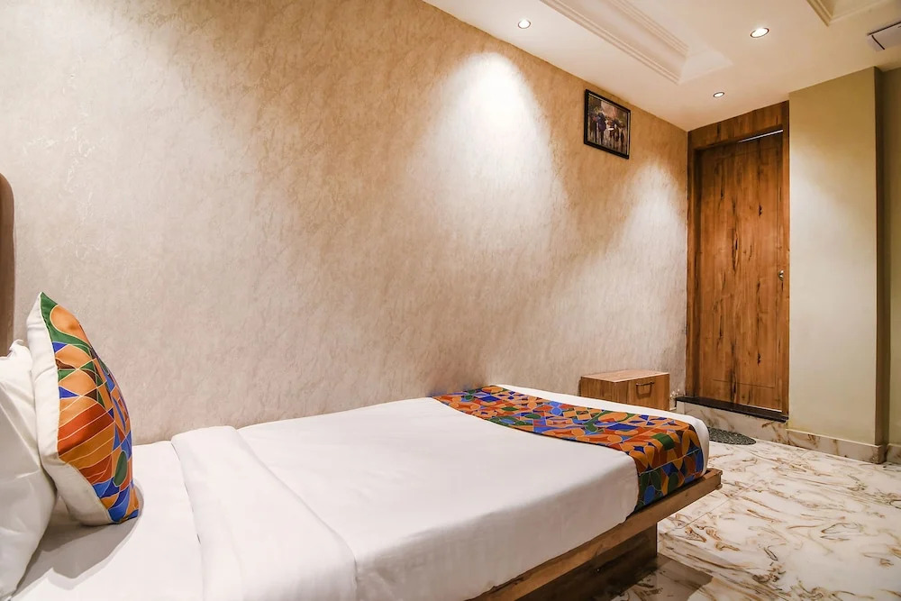 Кришнанагар: Fabhotel Prime Krishna Regency