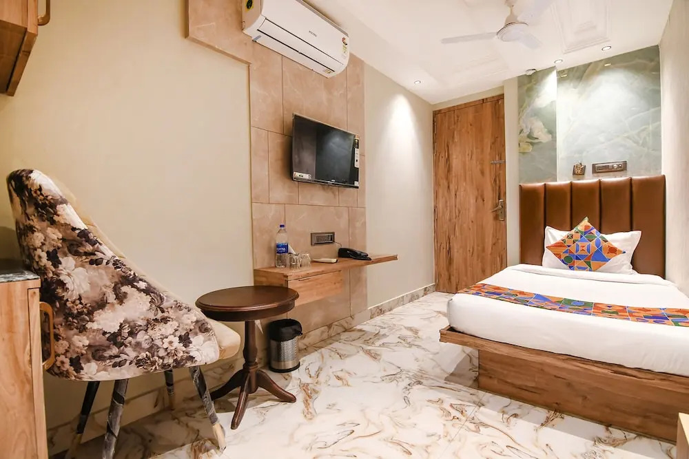 Кришнанагар: Fabhotel Prime Krishna Regency
