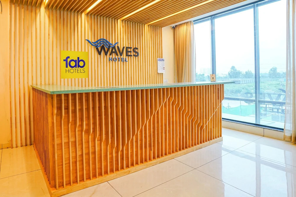 Хосур: Fabhotel Prime The Waves