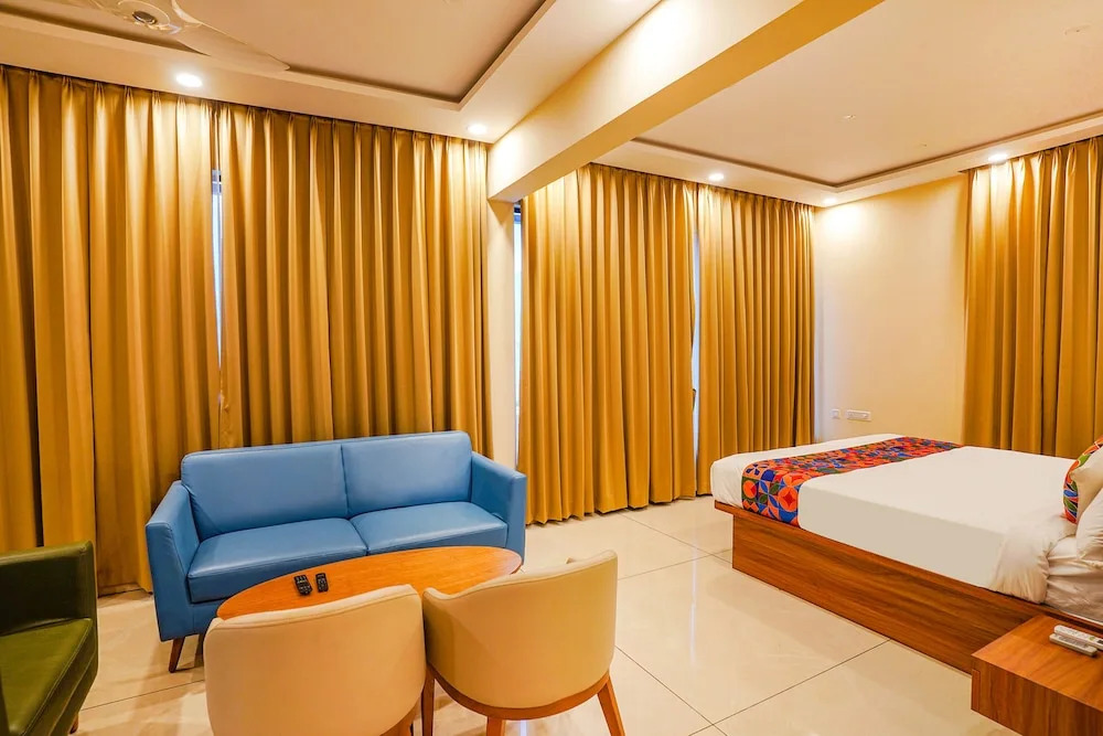 Хосур: Fabhotel Prime The Waves