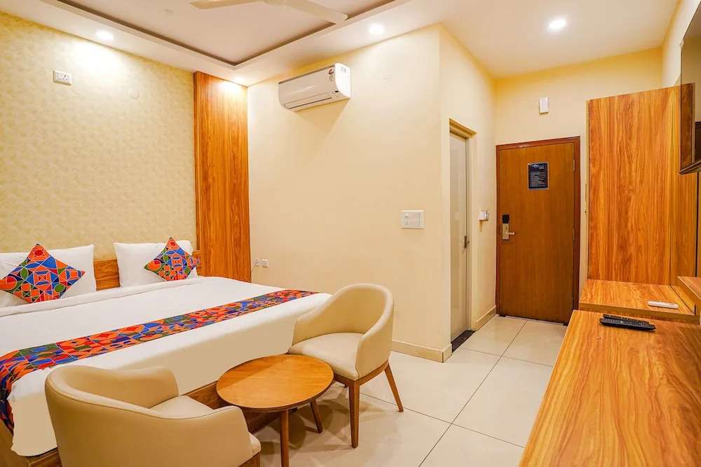 Хосур: Fabhotel Prime The Waves