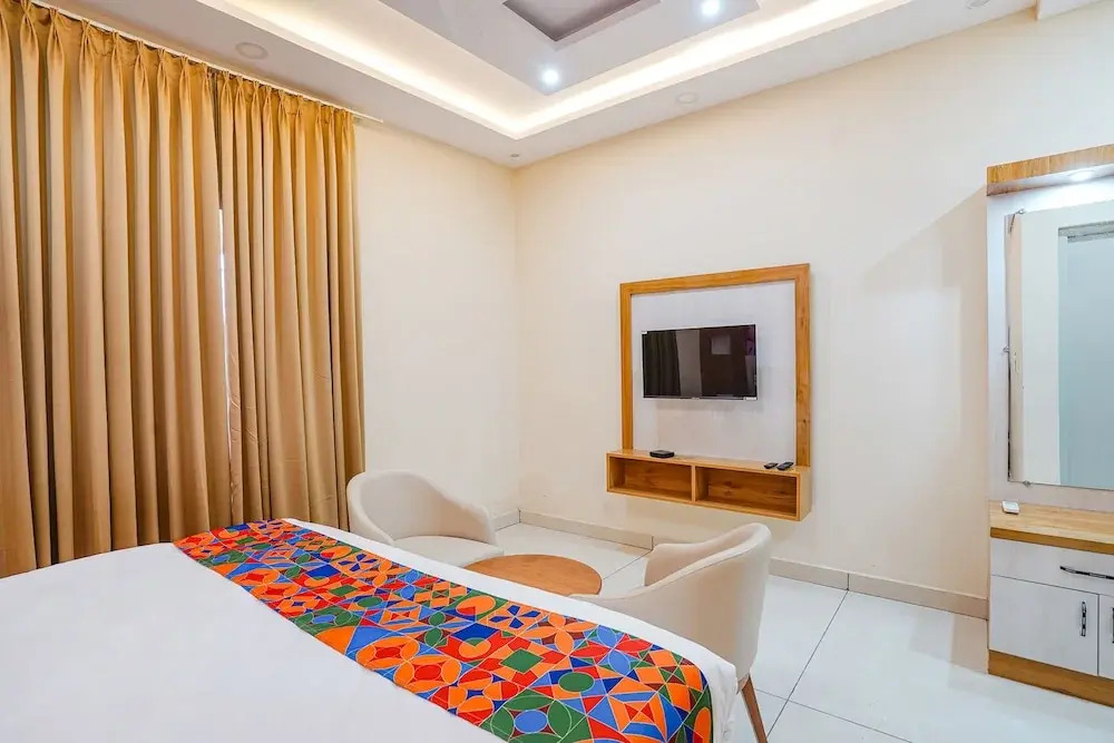 Хосур: Fabhotel Prime The Waves