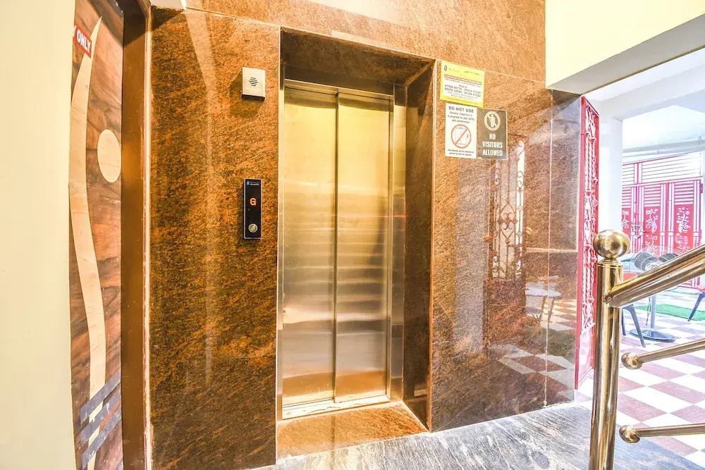 Бхубанешвар: Fabhotel Airport Residency I
