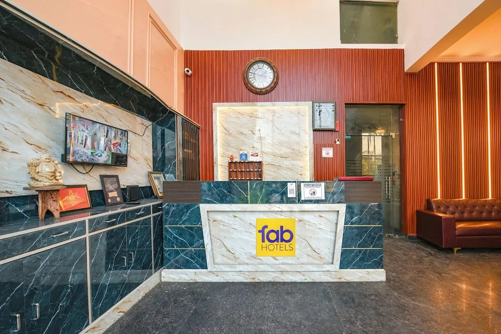 Газиабад: Fabhotel Black Stone Palace