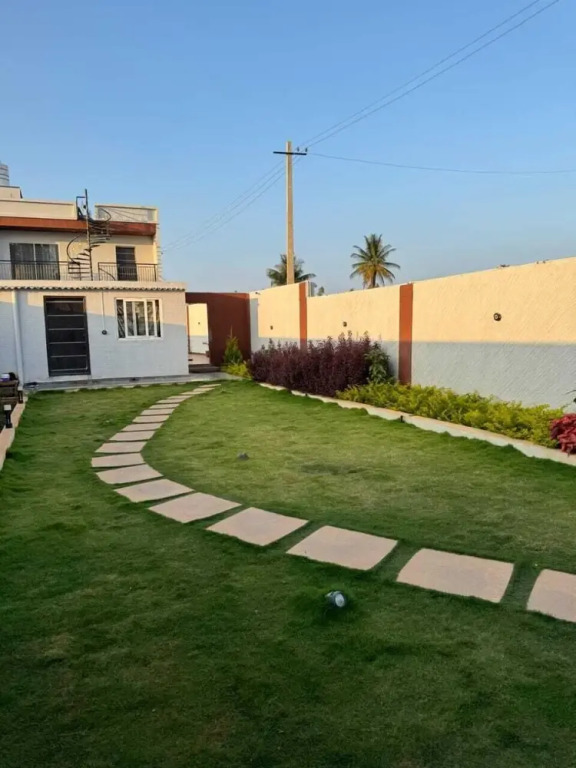 Chikkajala: Paradise Villa