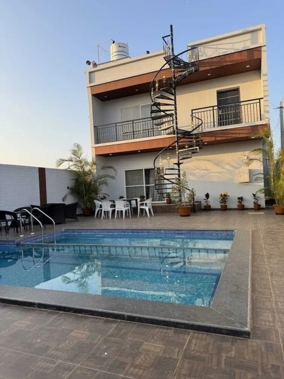Chikkajala: Paradise Villa