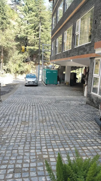 Манали: The Whitestone Inn & Suites Manali