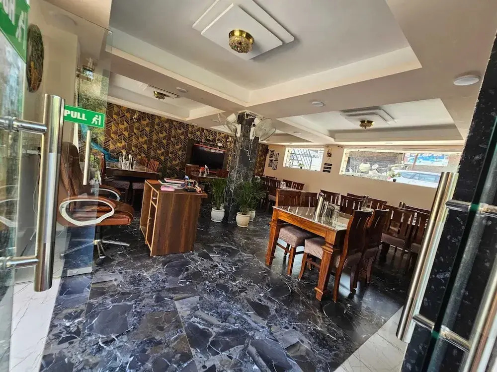 Уттаркаши: Hotel Necklace Moon Restaurants