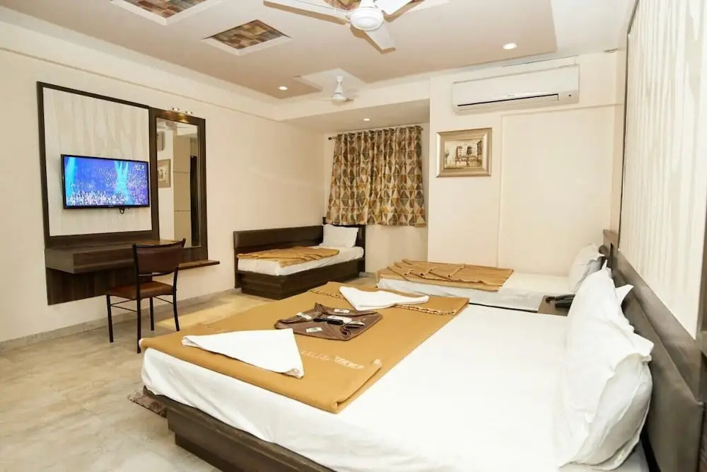 Ширди: Hotel Sai Suraj Park