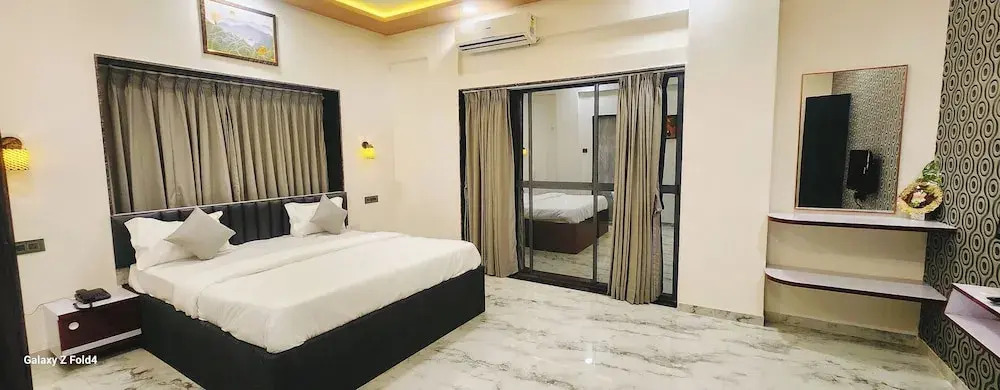 Нашик: Hotel Sahara Residency