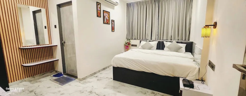 Нашик: Hotel Sahara Residency