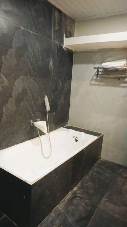 Нашик: Hotel Sahara Residency