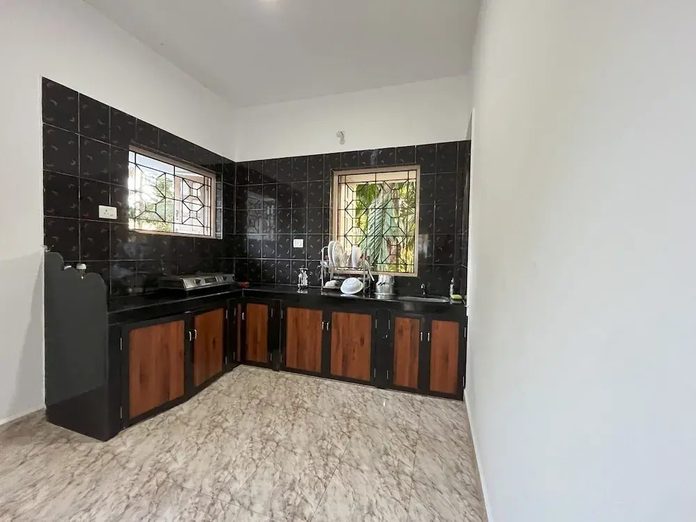 Верем: Mango Tree House