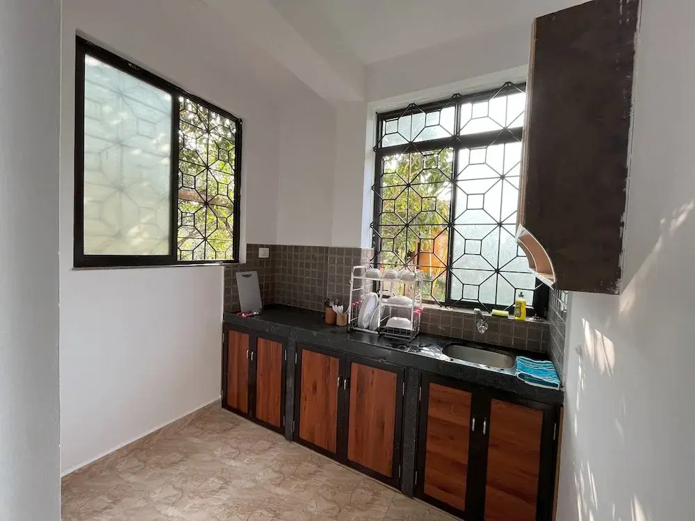 Верем: Mango Tree House