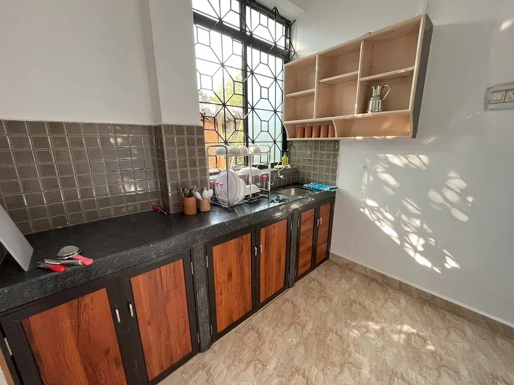 Верем: Mango Tree House