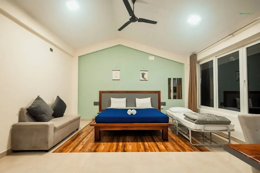 Devanur: Commune18 Resorts