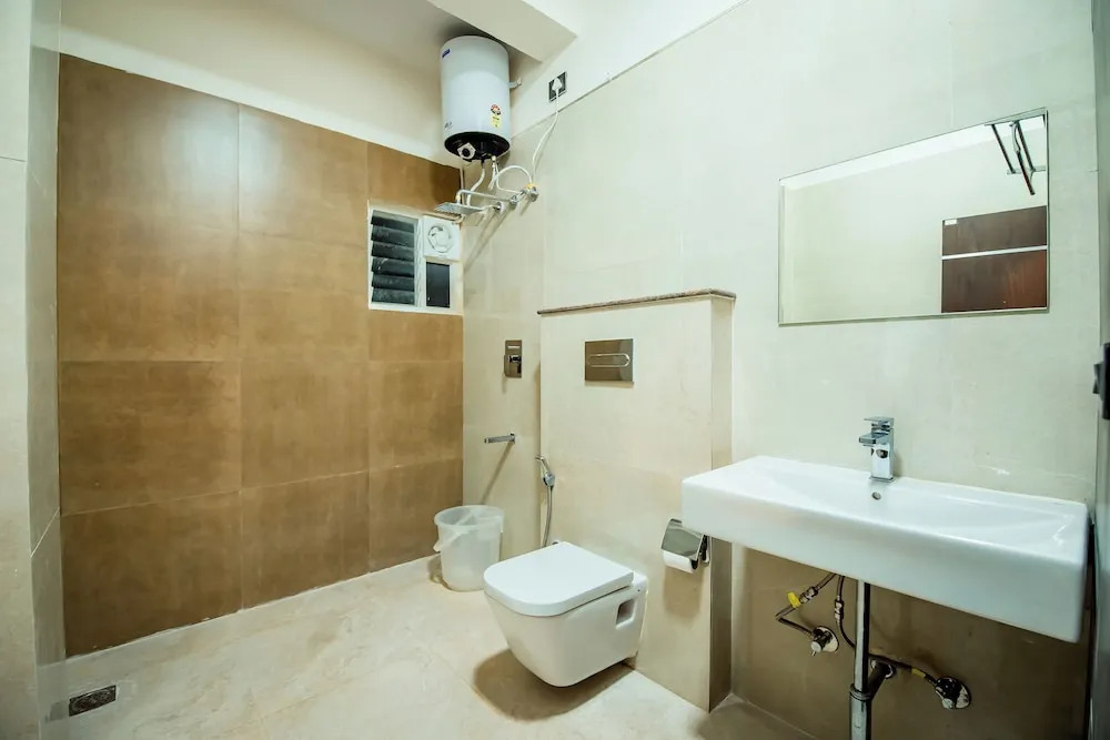 Devanur: Commune18 Resorts