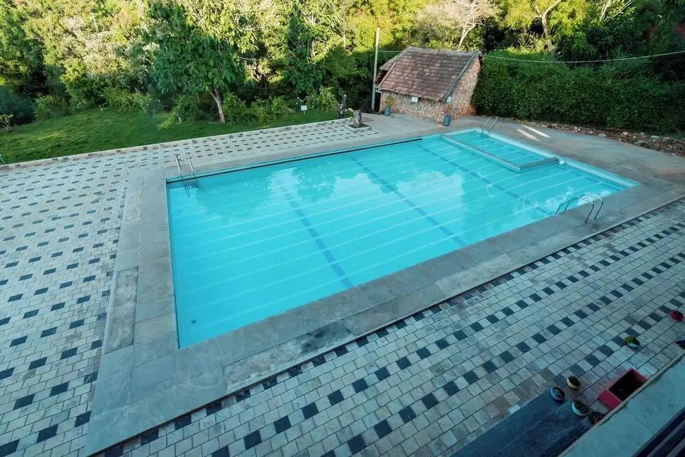 Devanur: Commune18 Resorts