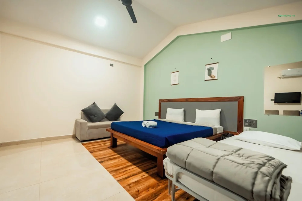 Devanur: Commune18 Resorts