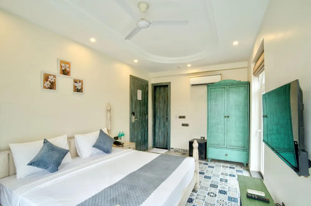 Арпора: The Goa Courtyard