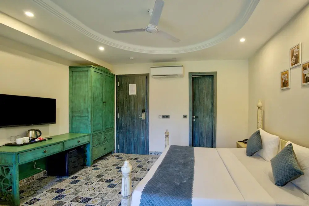 Арпора: The Goa Courtyard