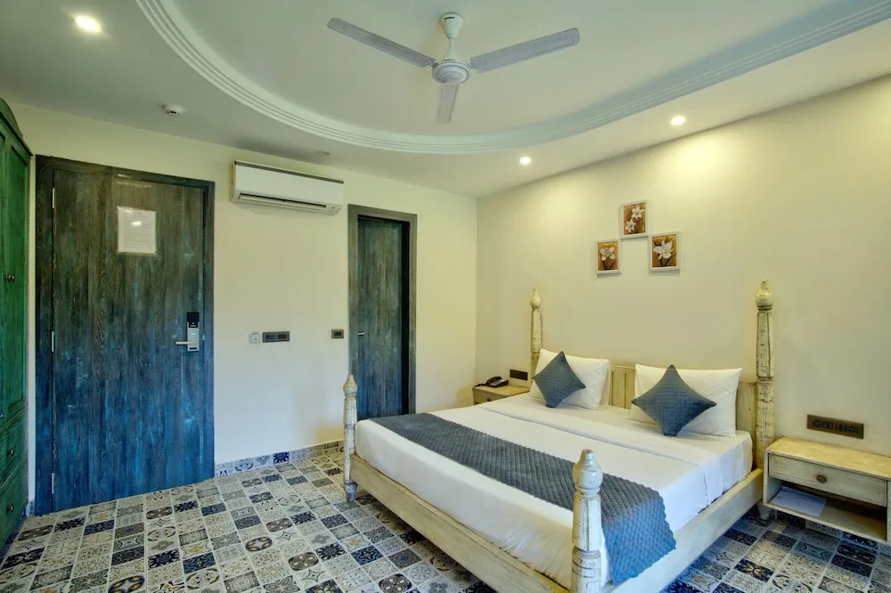 Арпора: The Goa Courtyard