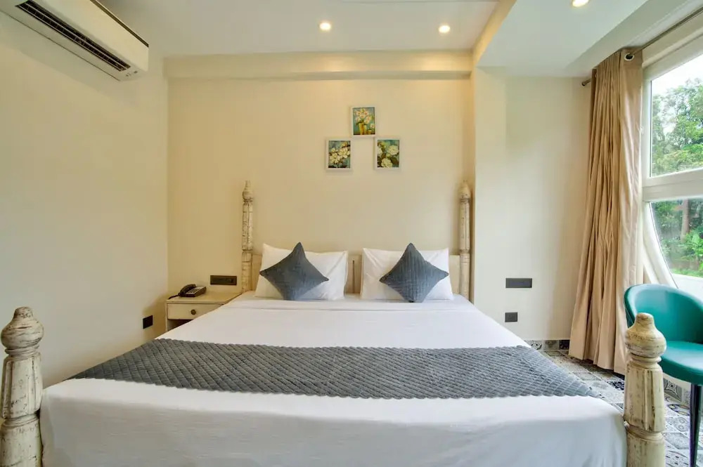 Арпора: The Goa Courtyard