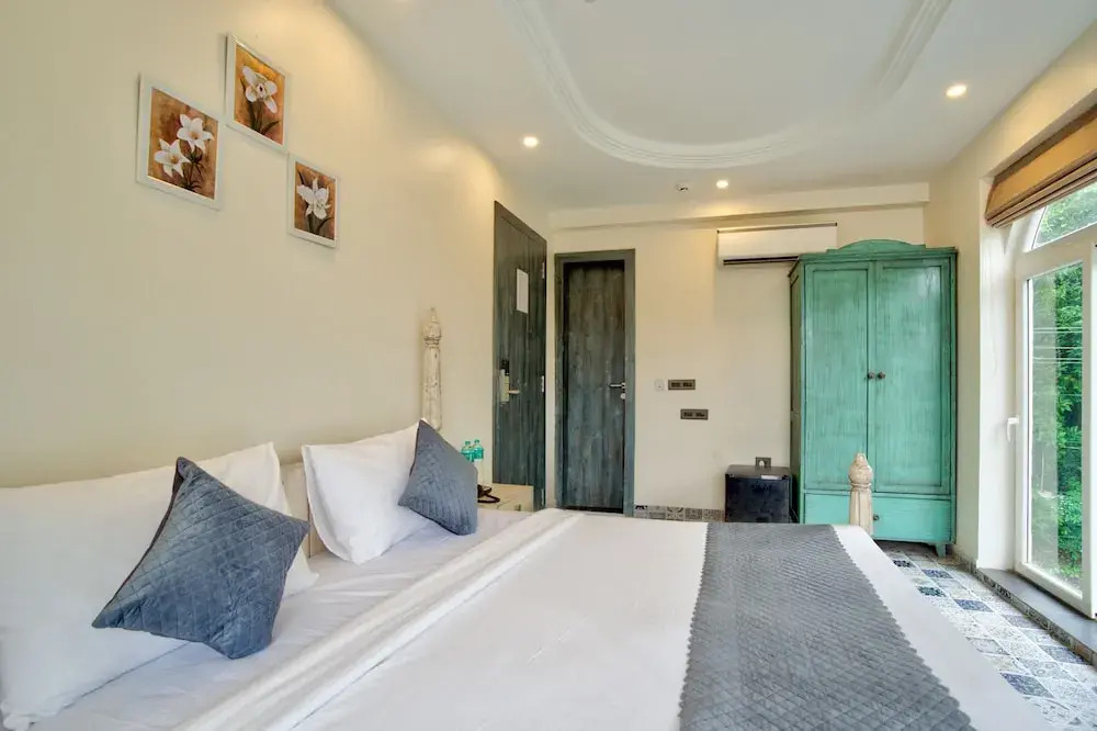 Арпора: The Goa Courtyard