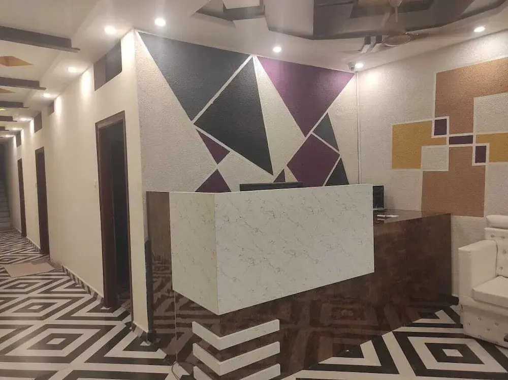 Майсур: Hotel Eagle Top 1