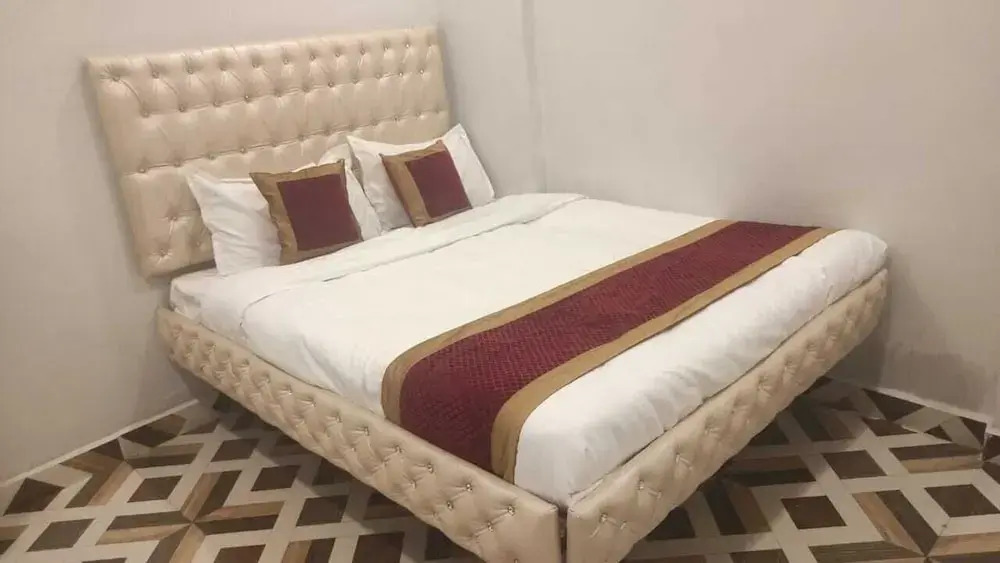 Майсур: Hotel Eagle Top 1