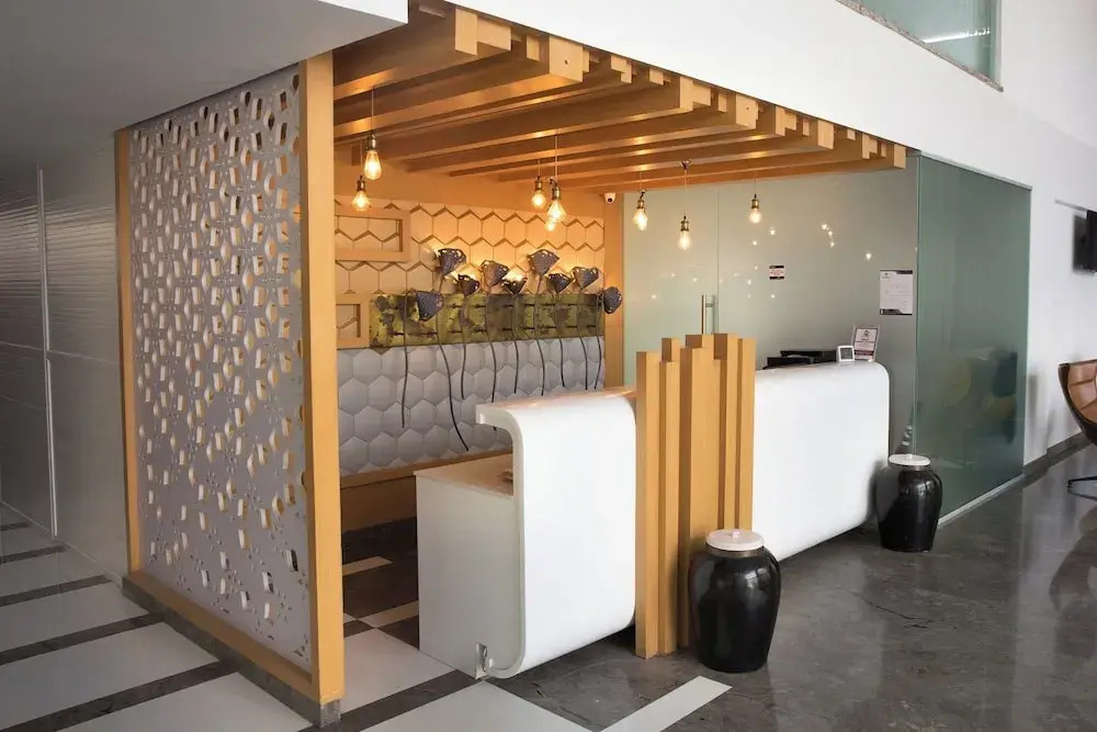Палани: The Lotus Hotel Visakka