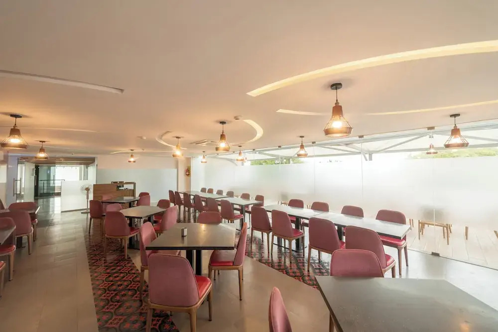 Палани: The Lotus Hotel Visakka