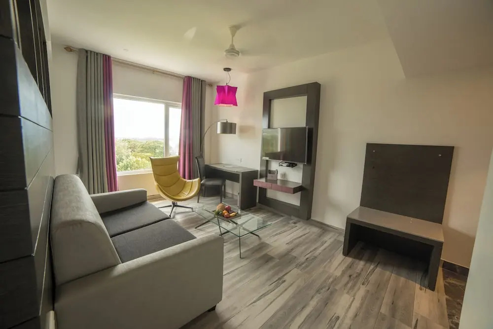 Палани: The Lotus Hotel Visakka