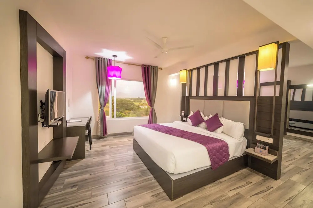 Палани: The Lotus Hotel Visakka