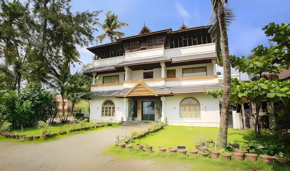 Коччи: Seaflare Beach Resort & Spa