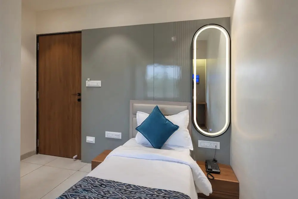 Гандхинагар: The Zuree Hotel