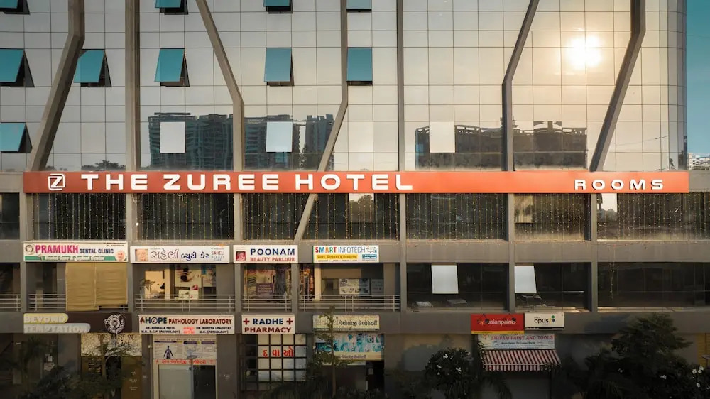 Гандхинагар: The Zuree Hotel