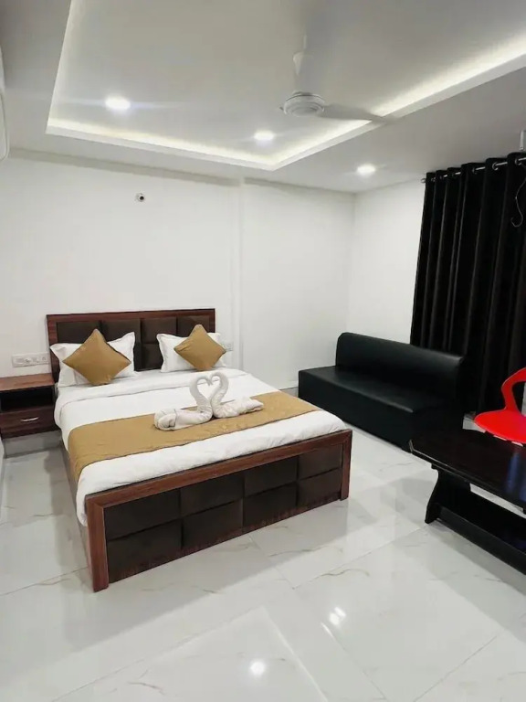 Индаур: Hotel Shiv