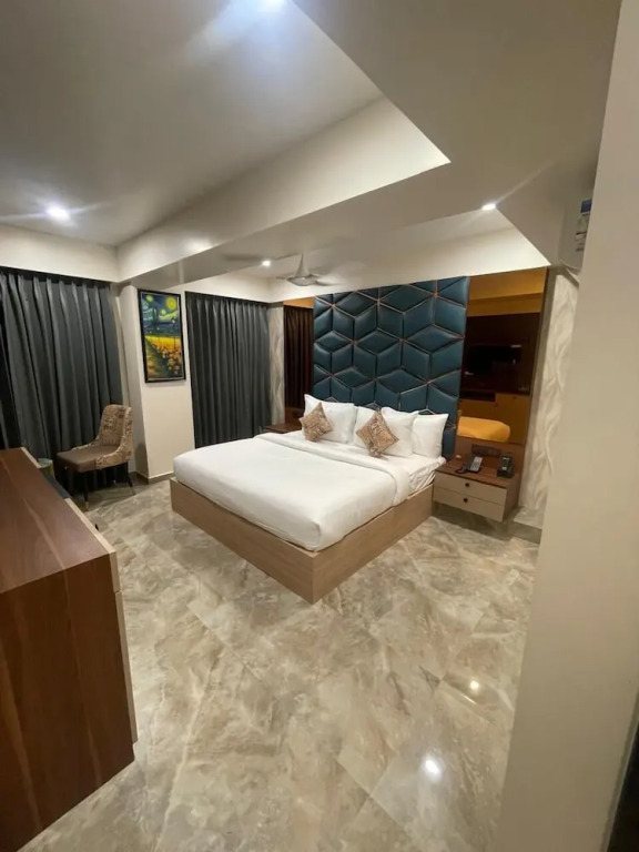 Хубли: Light House Suites Hubballi