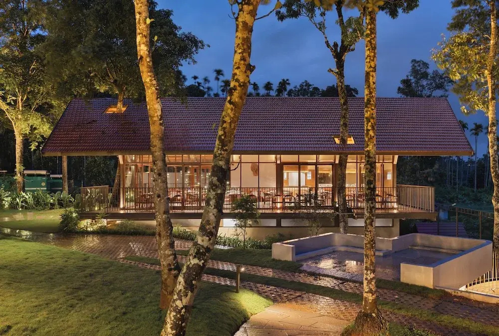 Султан-Батери: Sterling Lontano Waterfront Wayanad