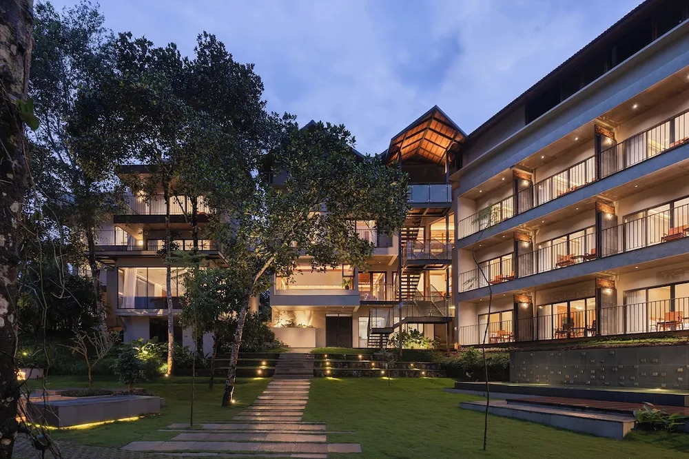 Султан-Батери: Sterling Lontano Waterfront Wayanad