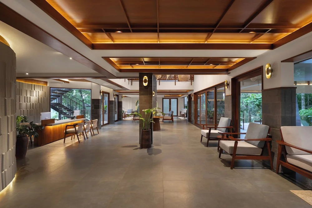 Султан-Батери: Sterling Lontano Waterfront Wayanad