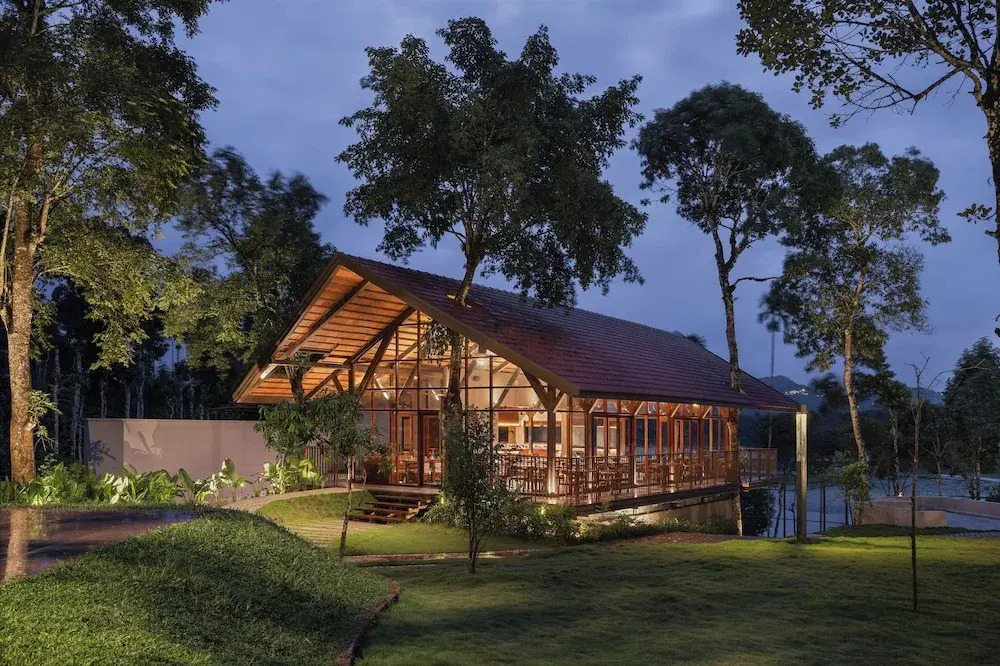 Султан-Батери: Sterling Lontano Waterfront Wayanad