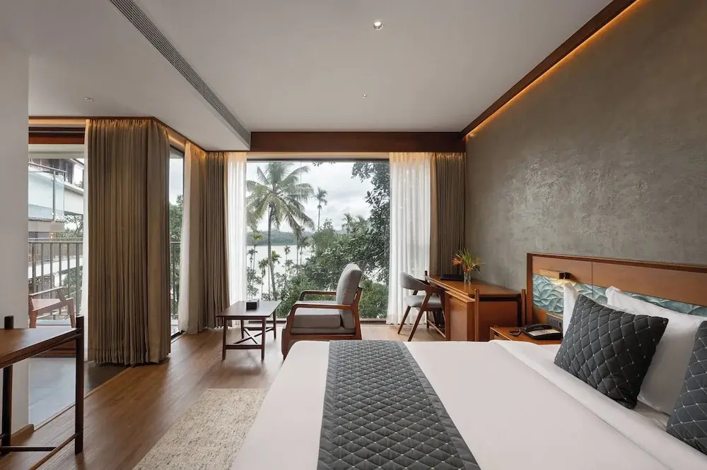 Султан-Батери: Sterling Lontano Waterfront Wayanad
