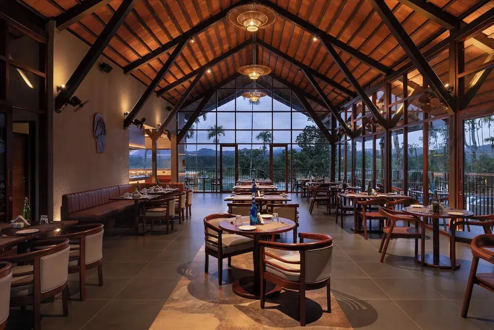 Султан-Батери: Sterling Lontano Waterfront Wayanad