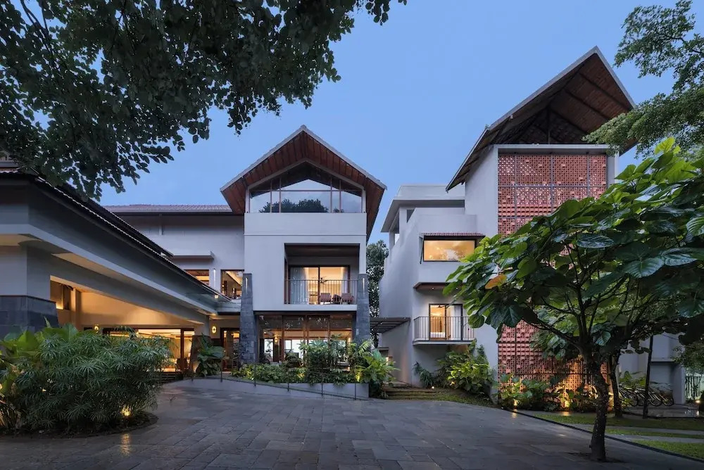 Султан-Батери: Sterling Lontano Waterfront Wayanad