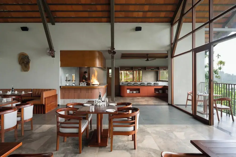 Султан-Батери: Sterling Lontano Waterfront Wayanad